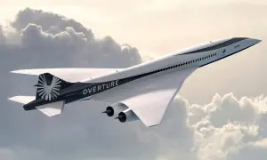 Der Boom Overture, ein Überschallflugzeug, fliegt durch die Wolken.