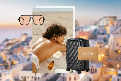 Sonnenbrille, Koffer und Sonnenöl – ideal, wenn du fragst, was zieht man in Griechenland an. Perfekt für den Strandurlaub!