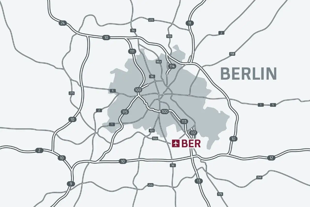 Karte von Berlin mit Autobahnen und dem BER Flughafen.