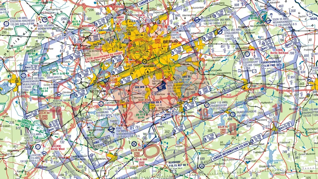 Flugplätze bei Berlin: EDDT Tegel, EDDB Schönefeld, EDDS Sperenberg, EDDW Wernneuchen, EDDY Strausberg, EDLZ Lärz.