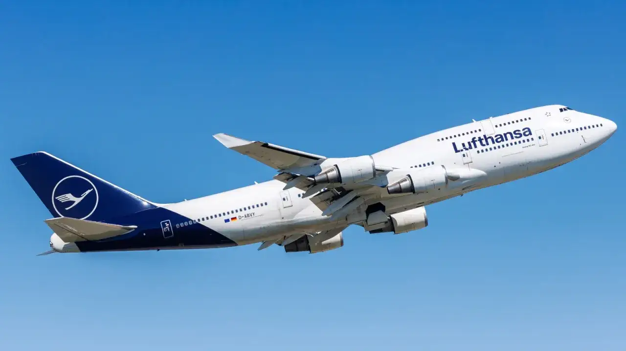 Lufthansa Boeing 747-400 steigt auf, um die Frage zu beantworten, wie schnell fliegt eine Boeing 747.